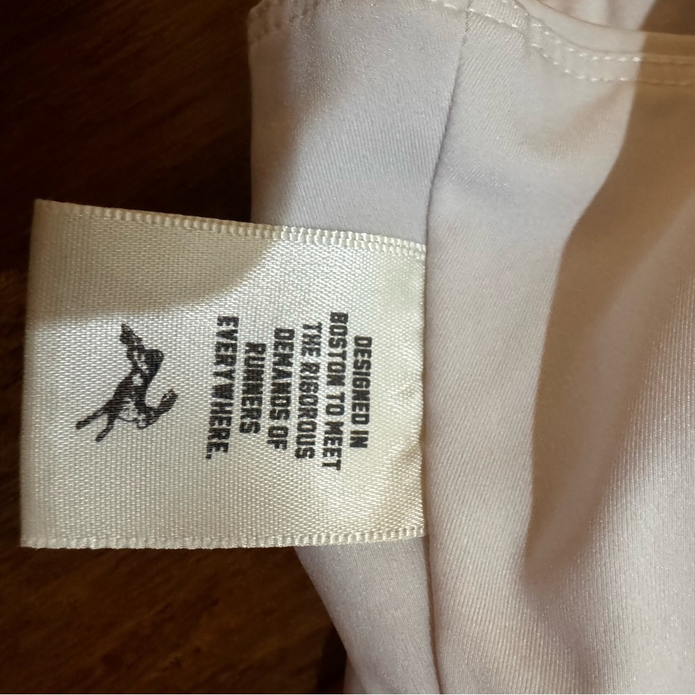 Tracksmith Boston Hares Crop - Picture 7 of 7